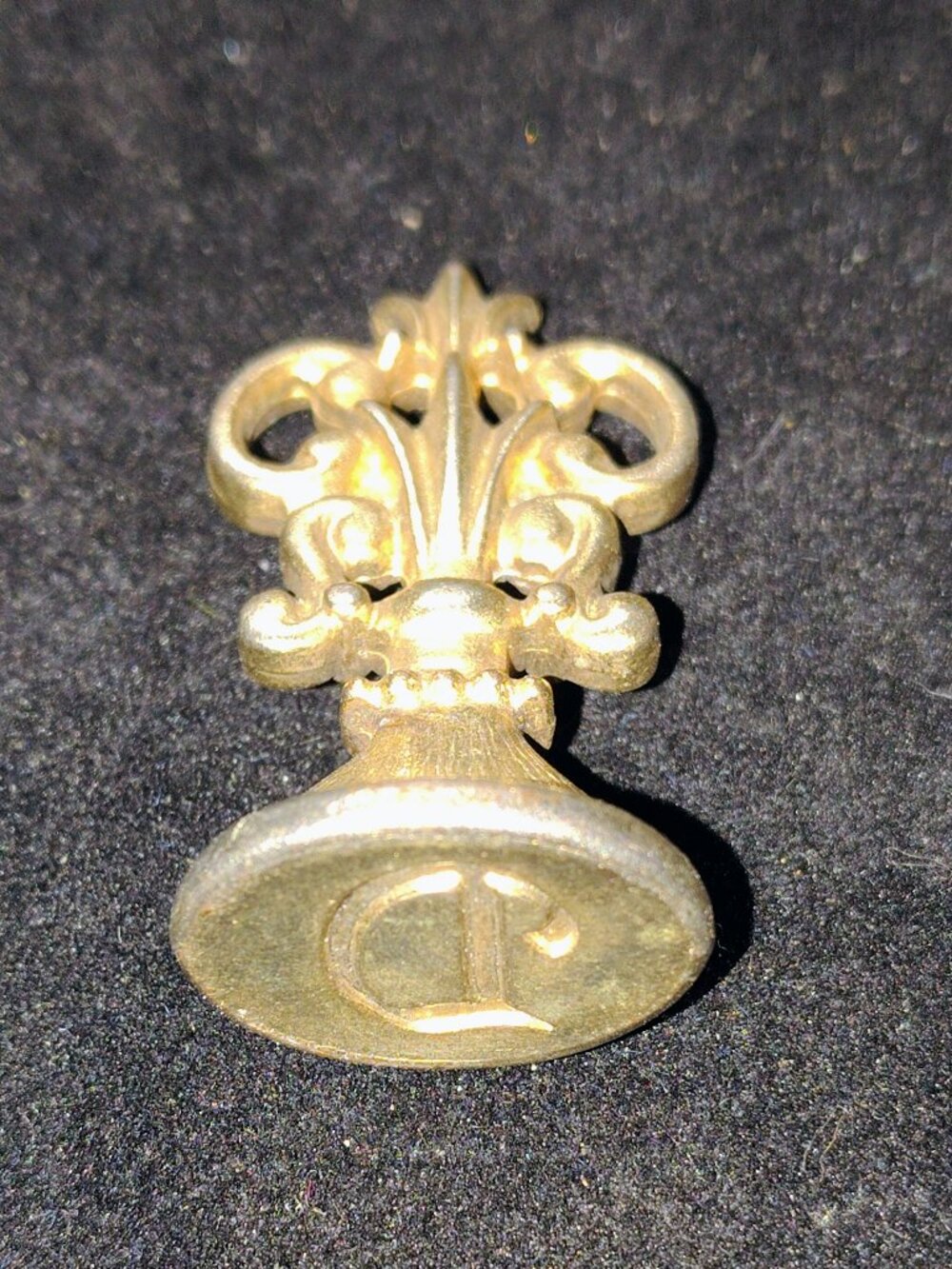Antique Brass Wax Seal Stamp – Fleur‑de‑Lis Handle, Gothic “D” Initial